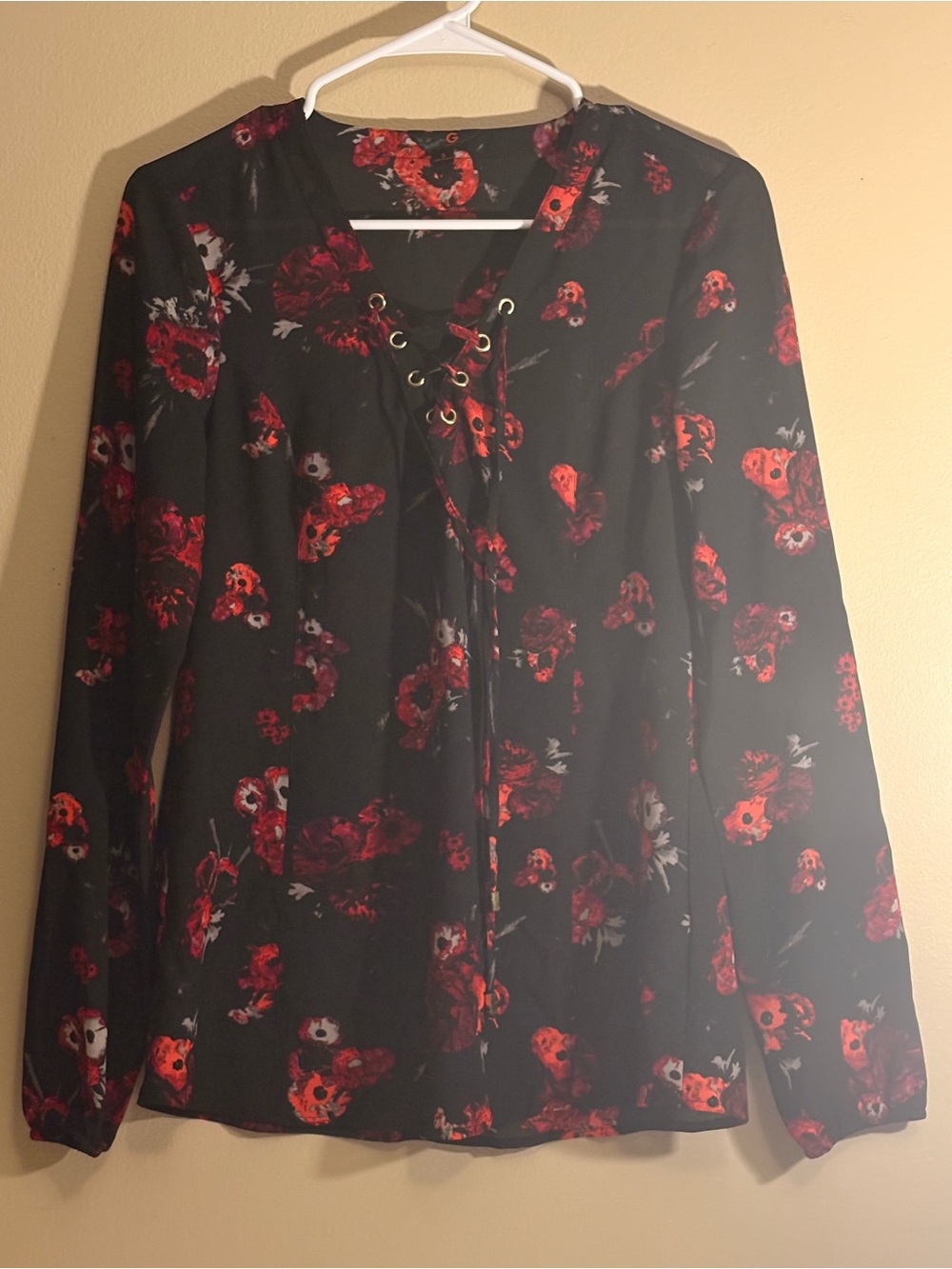 G by Guess Black Floral Lace-Up V-Neck Long Sleeve Top